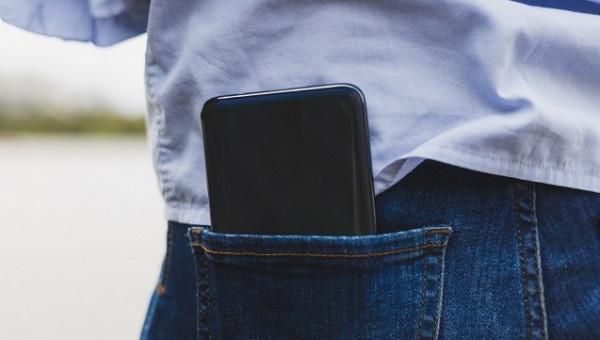 Uso de celular em fins de semana por industriário não caracteriza sobreaviso